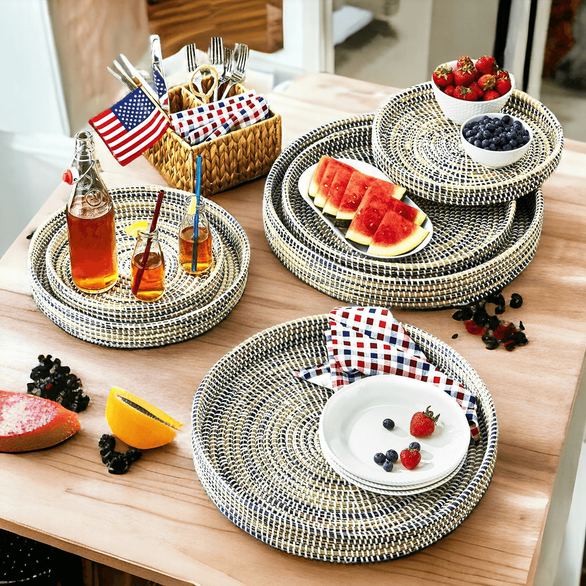Handwoven Seagrass Trays — 6 Sizes