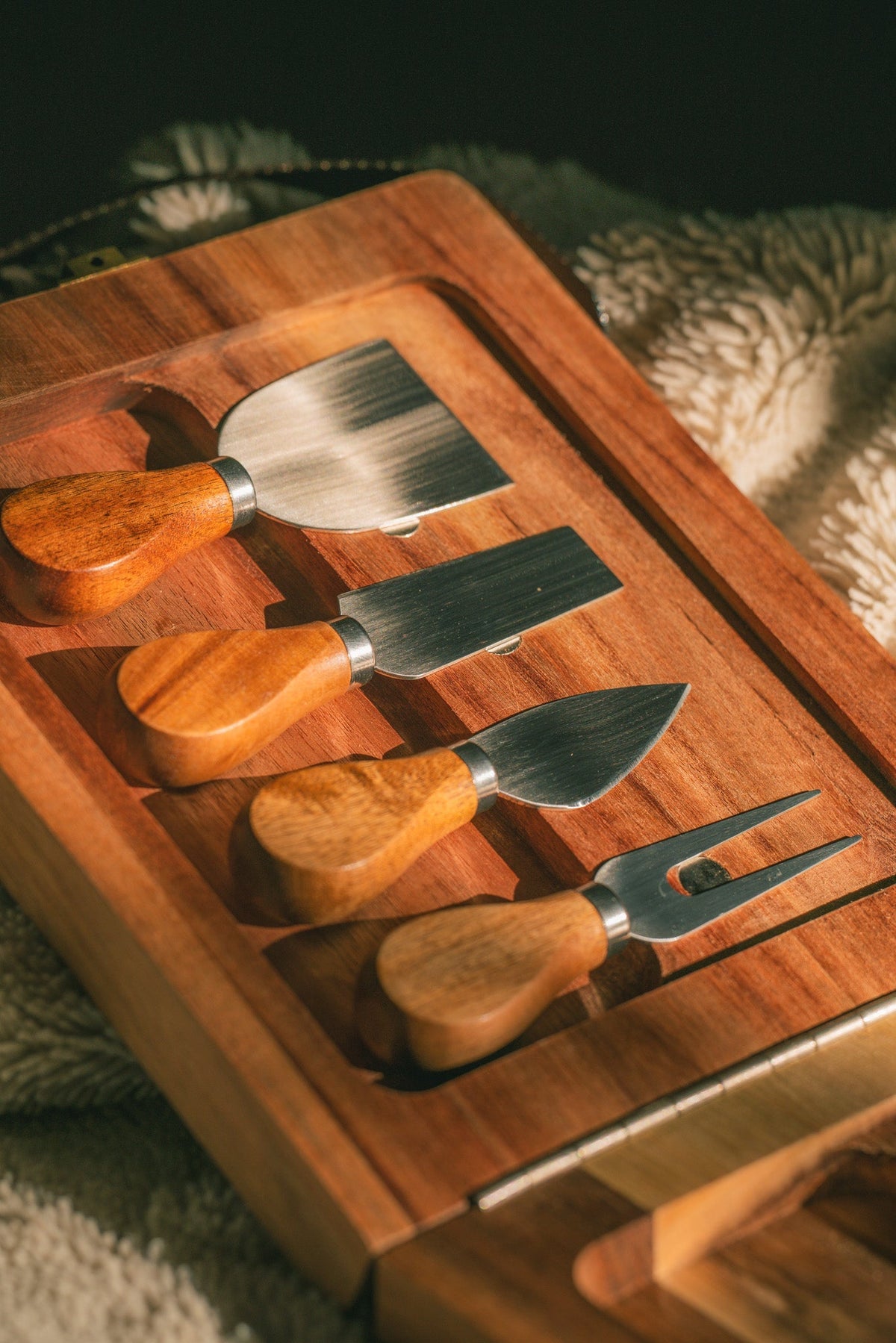 Folding Acacia Cheese Board with Serving Utensils