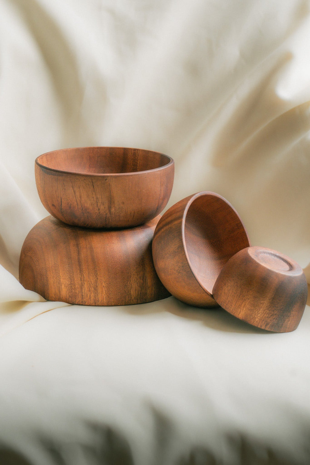 Rustic Acacia Wood Bowls — Set of 4