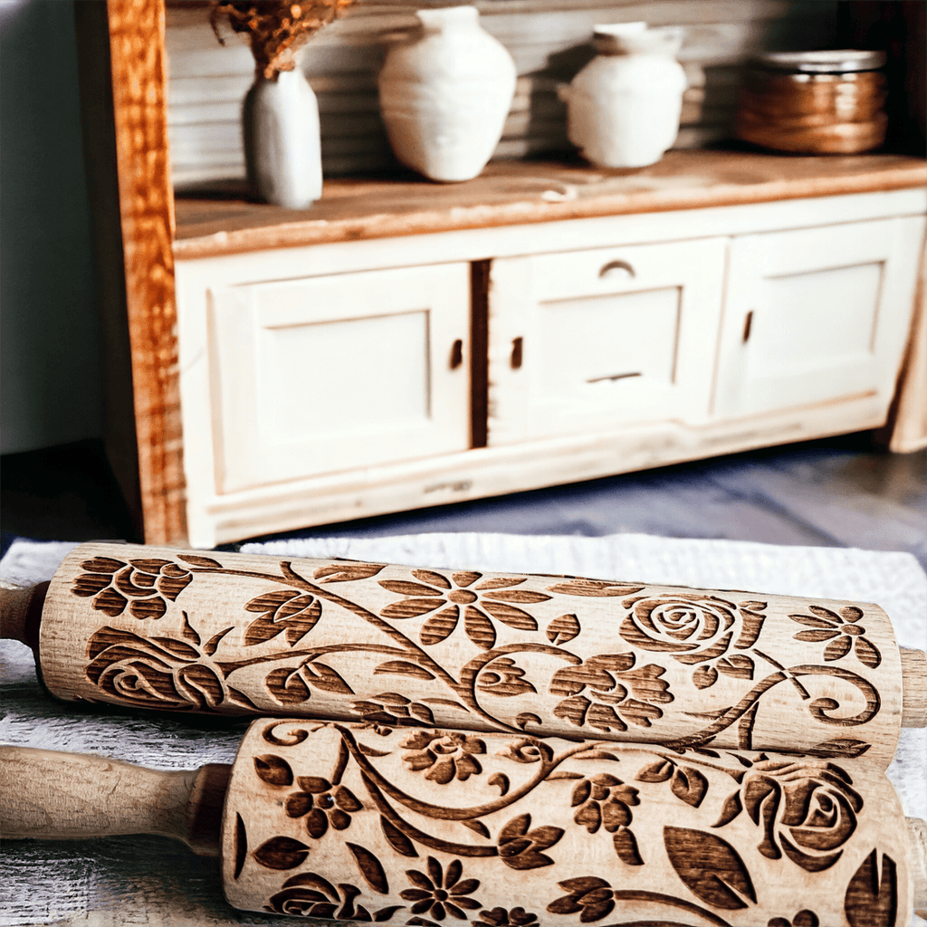 Decorative Rolling Pin with Two Cookie Cutters