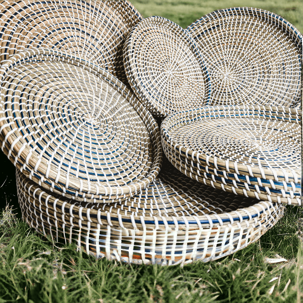 Handwoven Seagrass Trays — 6 Sizes
