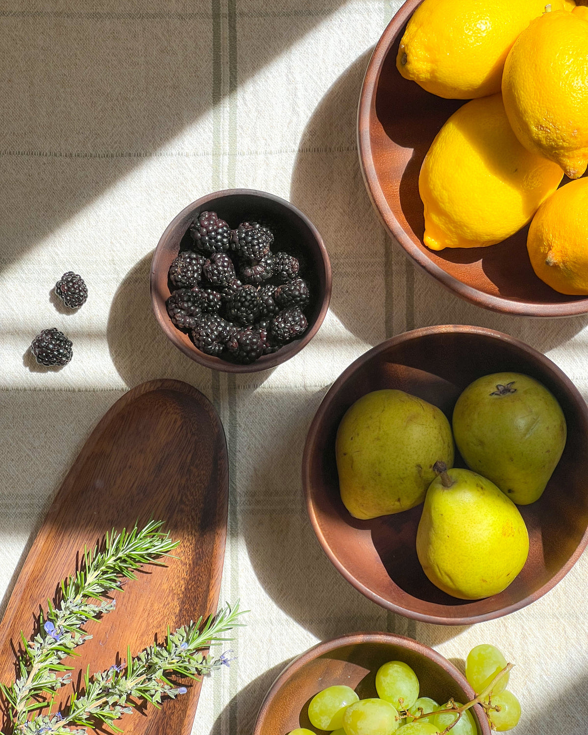 Rustic Acacia Wood Bowls — Set of 4
