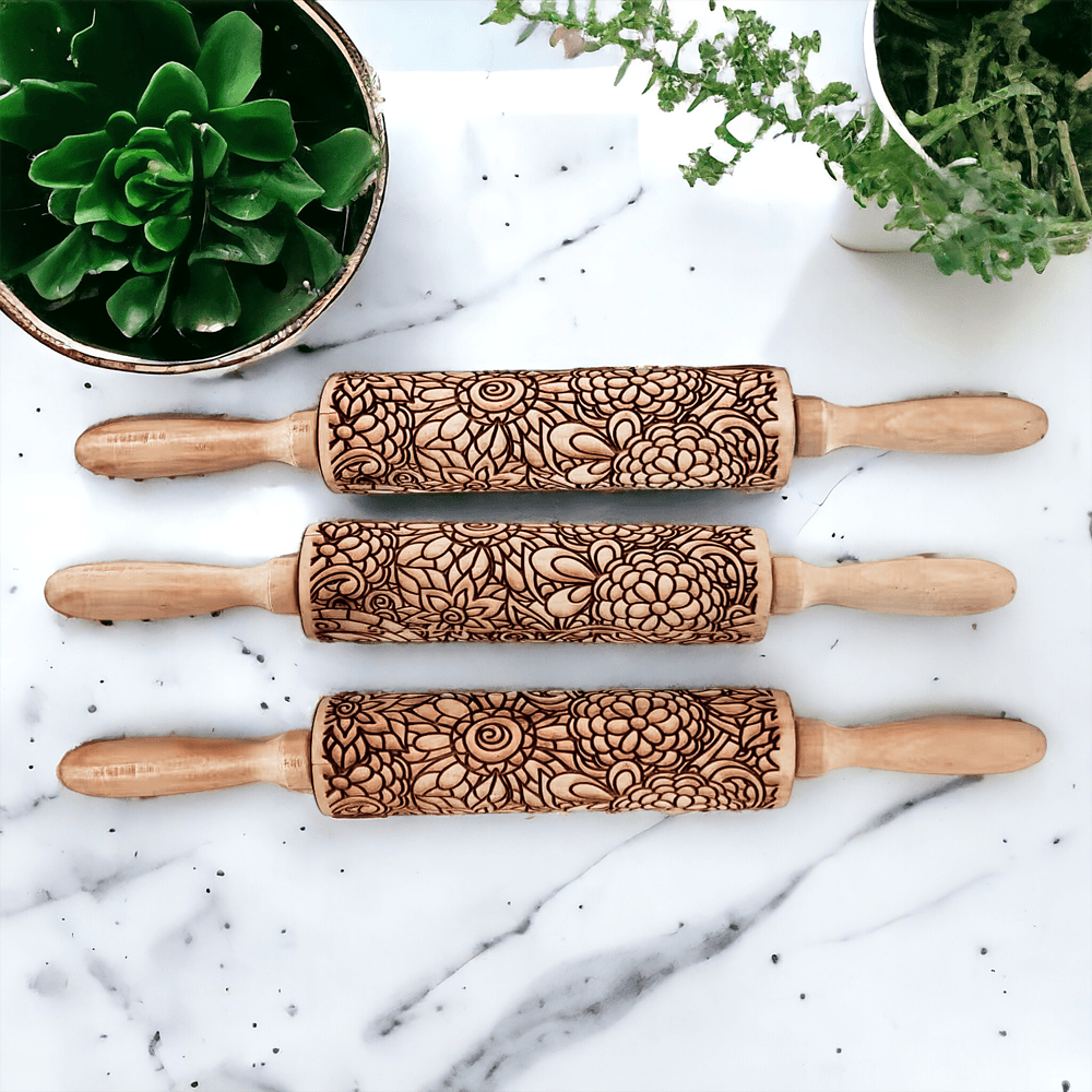 Decorative Rolling Pin with Two Cookie Cutters