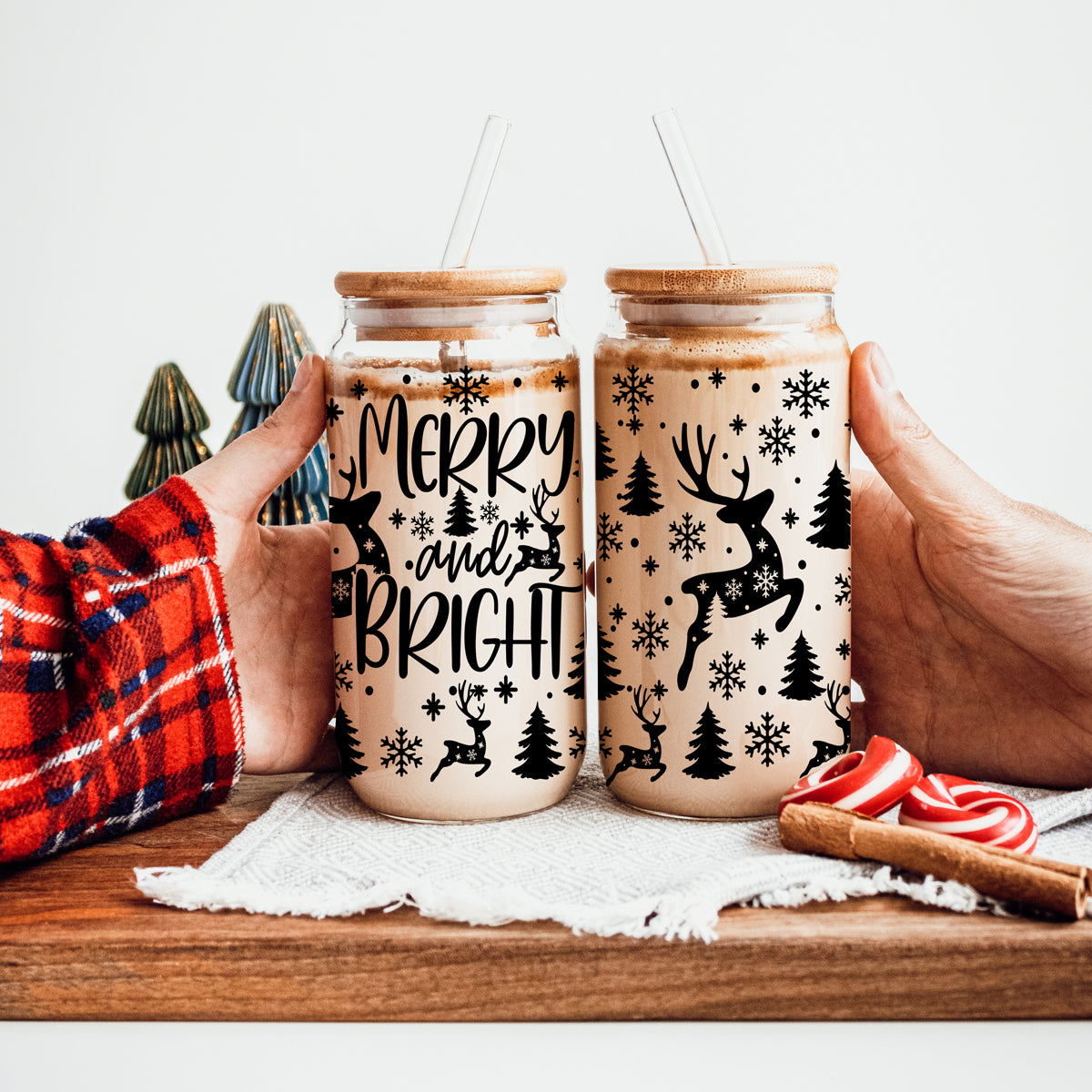 Merry & Bright Glass Tumbler — 17 oz